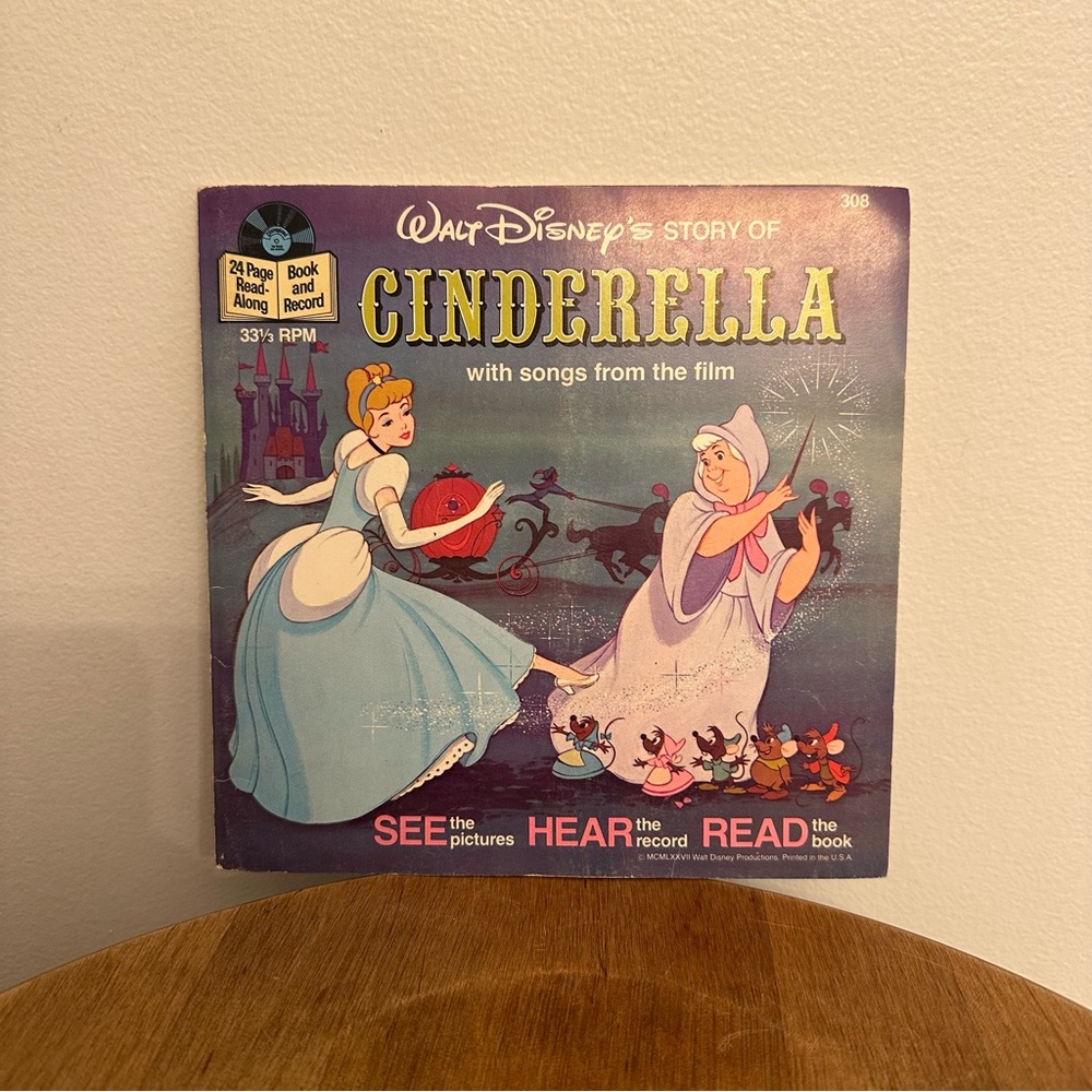 SOLD- Vintage 1977 Disney CINDERELLA Read Along Book Record 33 1/3 RPM See Hear - Picture 1 of 14